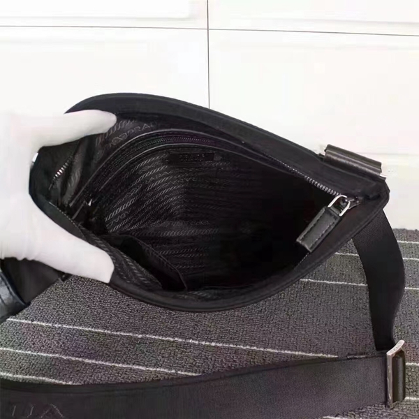 プラダバッグ内部構造